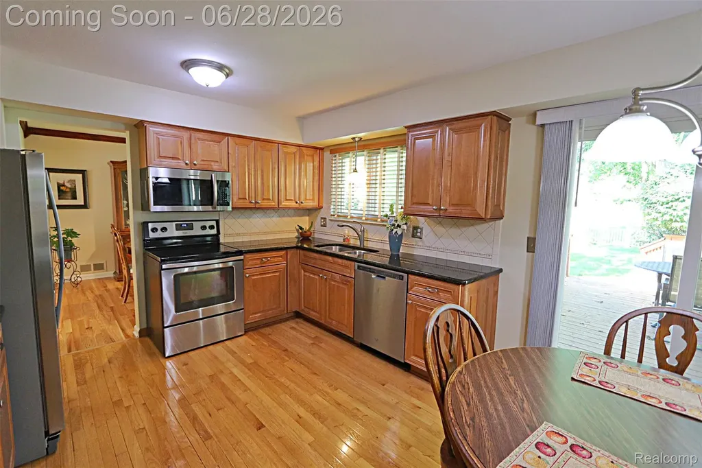 9391 Mayflower Court Plymouth Charter Township MI 48170