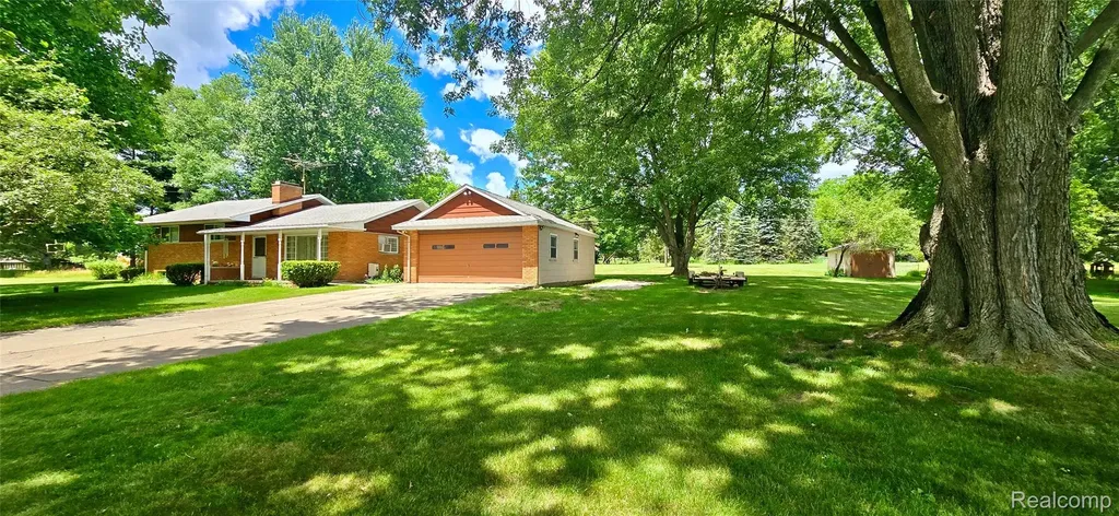 11141 Spencer Road Brighton Township MI 48114
