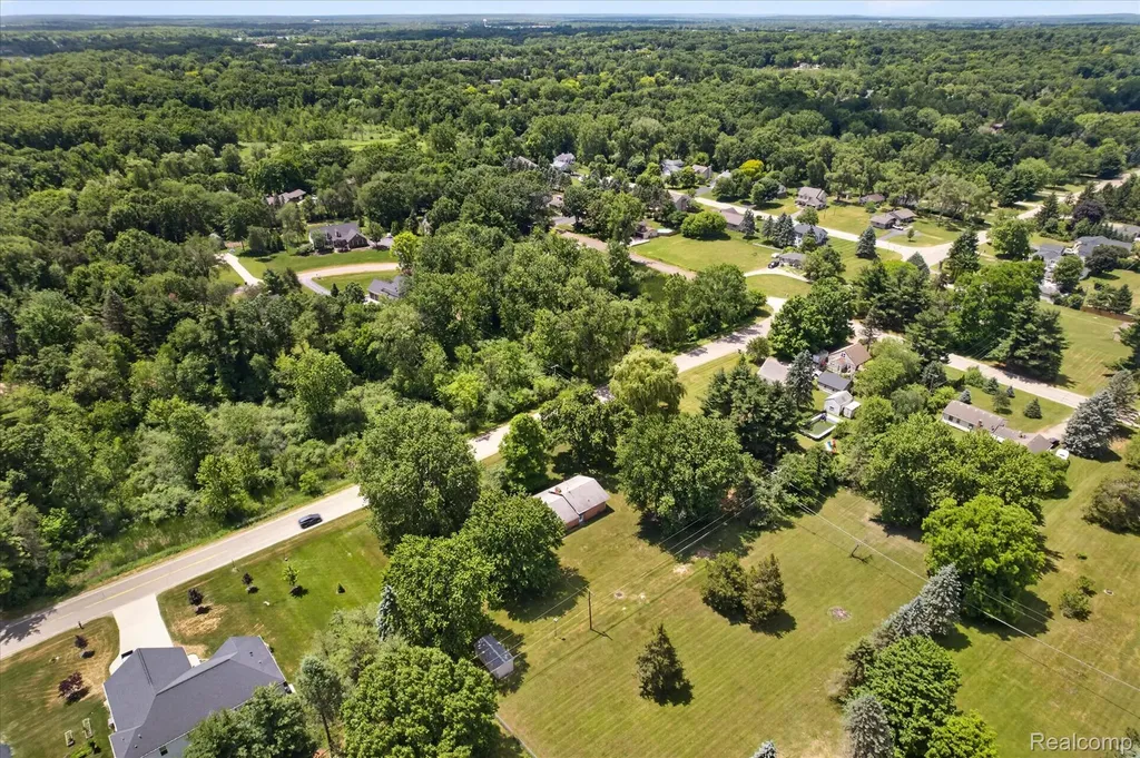 11141 Spencer Road Brighton Township MI 48114
