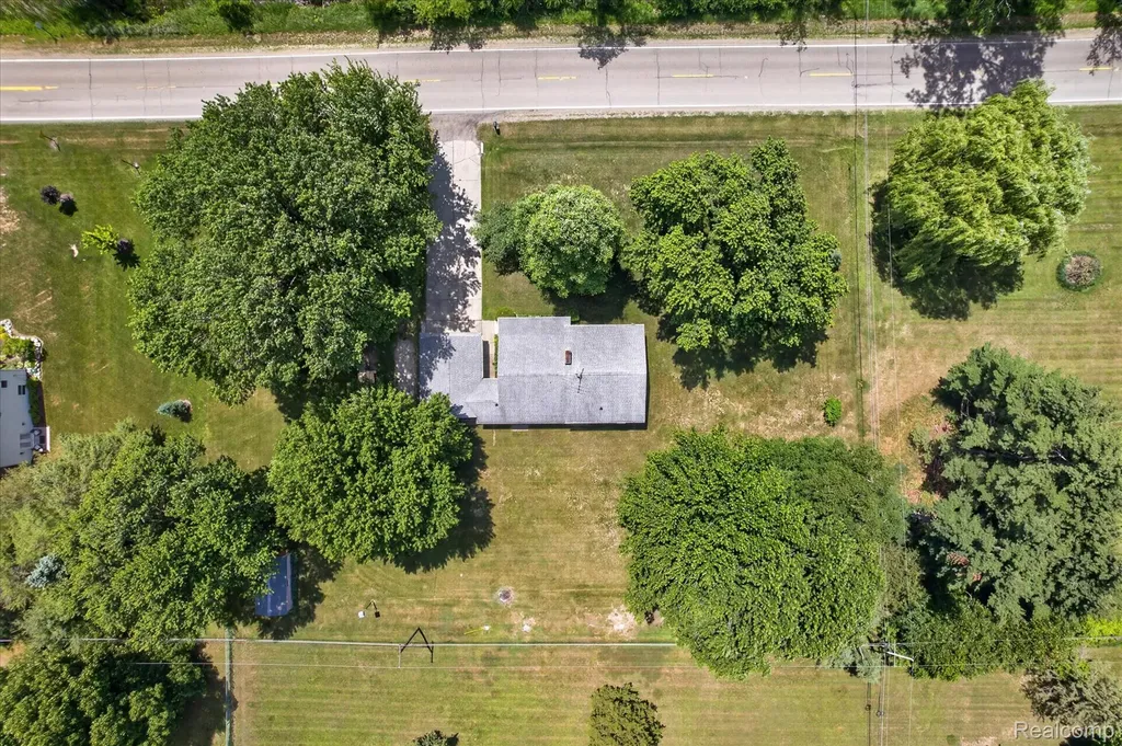 11141 Spencer Road Brighton Township MI 48114