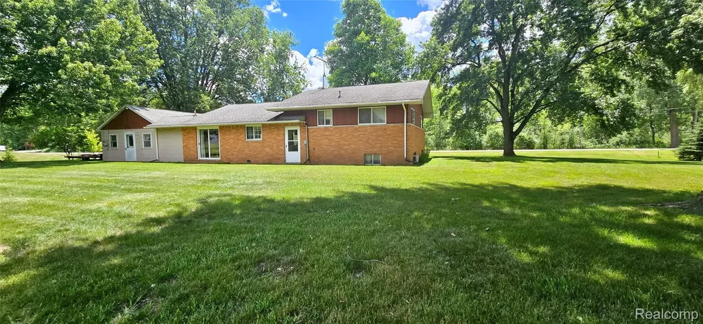 11141 Spencer Road Brighton Township MI 48114