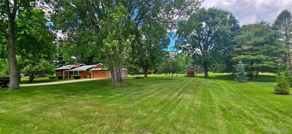11141 Spencer Road Brighton Township MI 48114