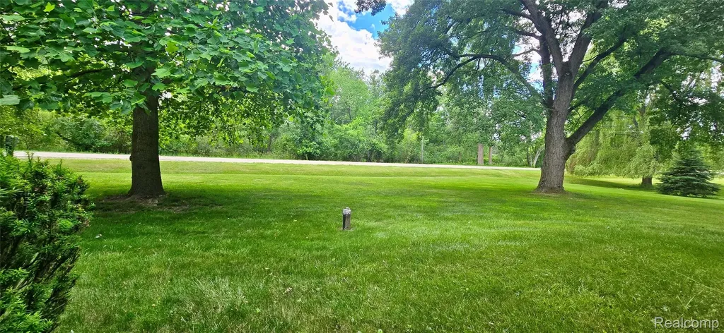 11141 Spencer Road Brighton Township MI 48114