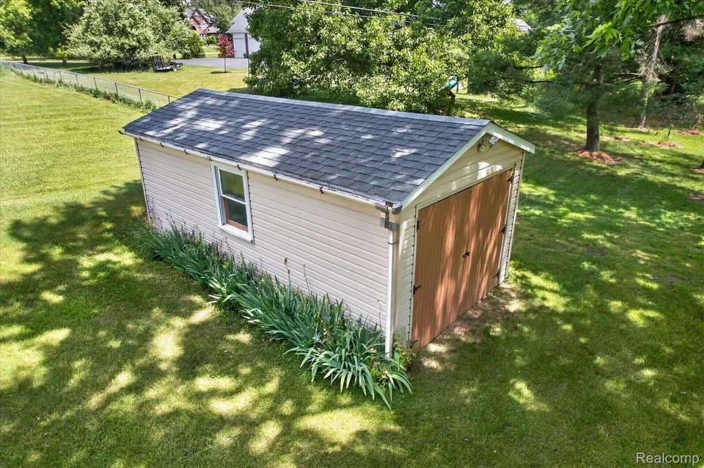11141 Spencer Road Brighton Township MI 48114