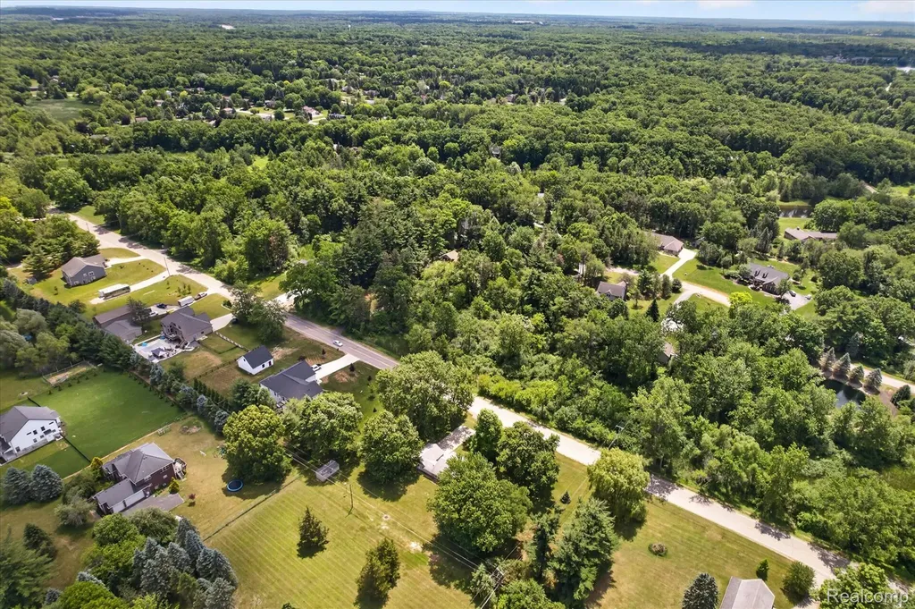 11141 Spencer Road Brighton Township MI 48114