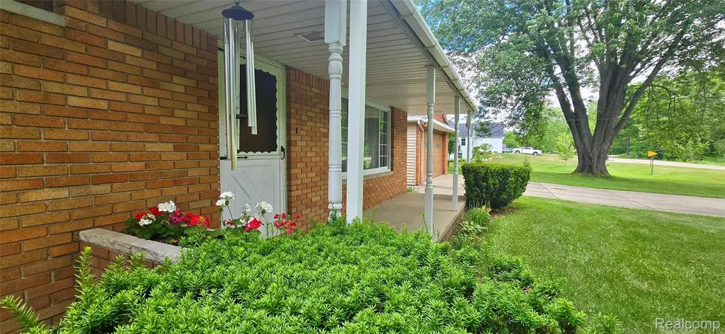 11141 Spencer Road Brighton Township MI 48114
