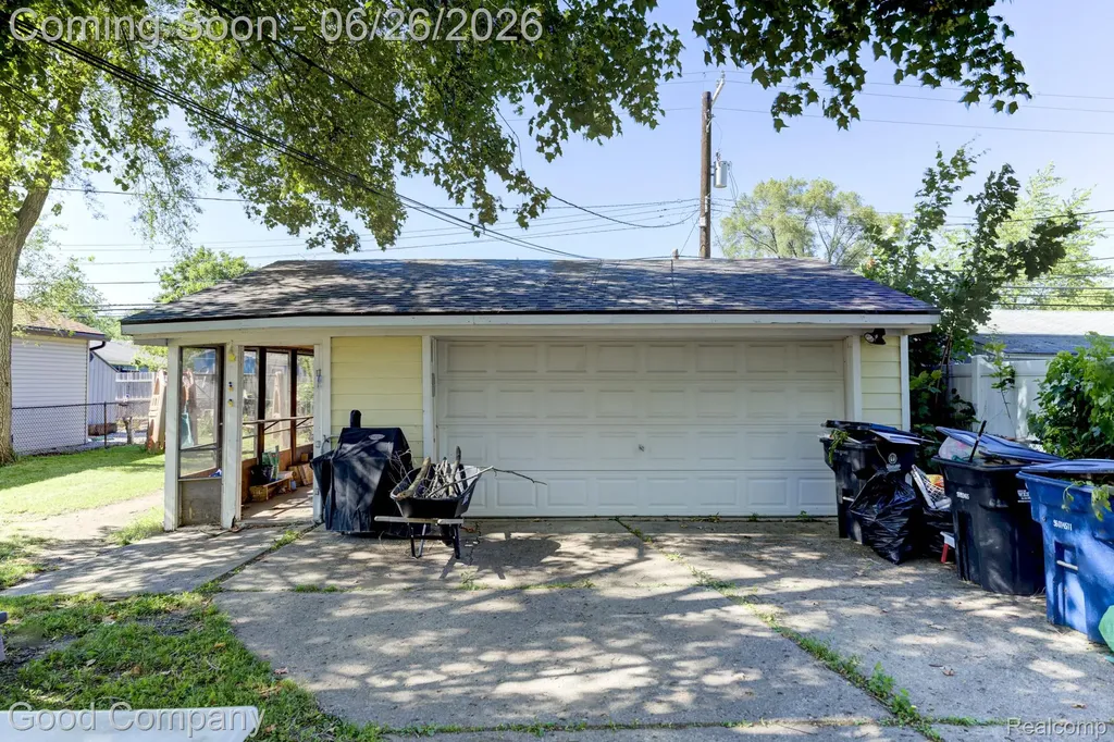 32032 Parkwood Street Westland City MI 48186