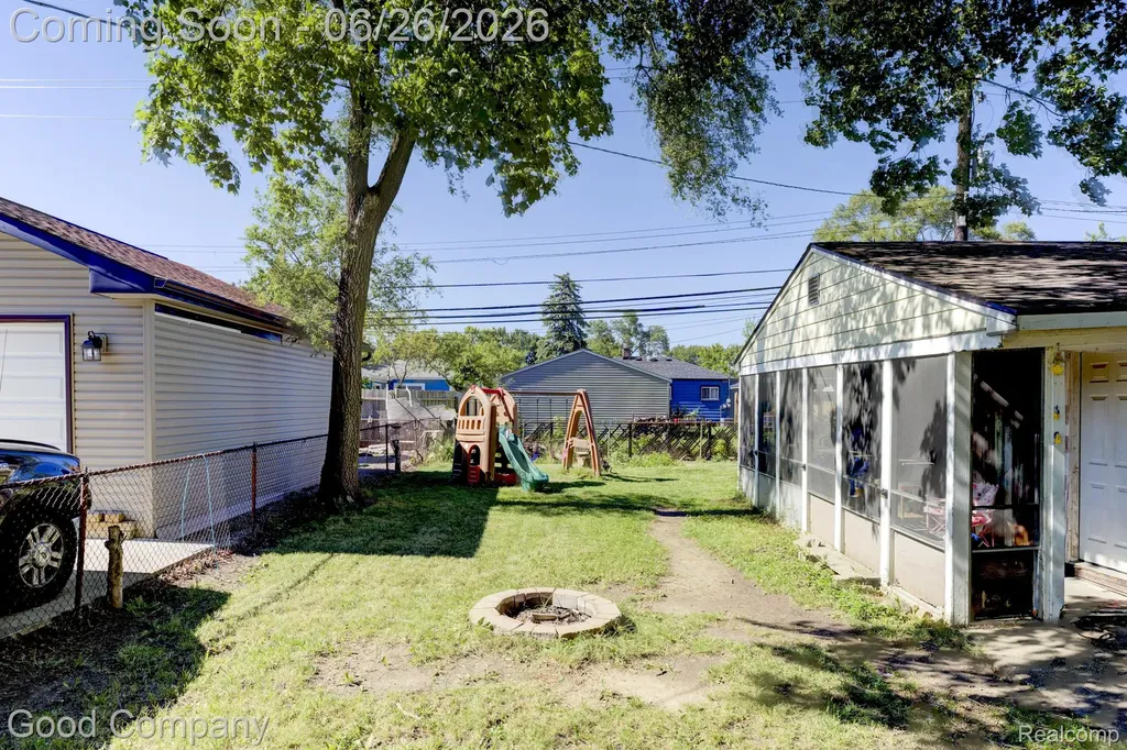 32032 Parkwood Street Westland City MI 48186