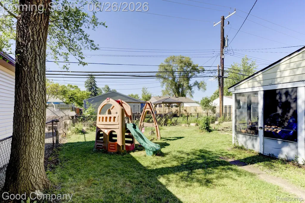 32032 Parkwood Street Westland City MI 48186