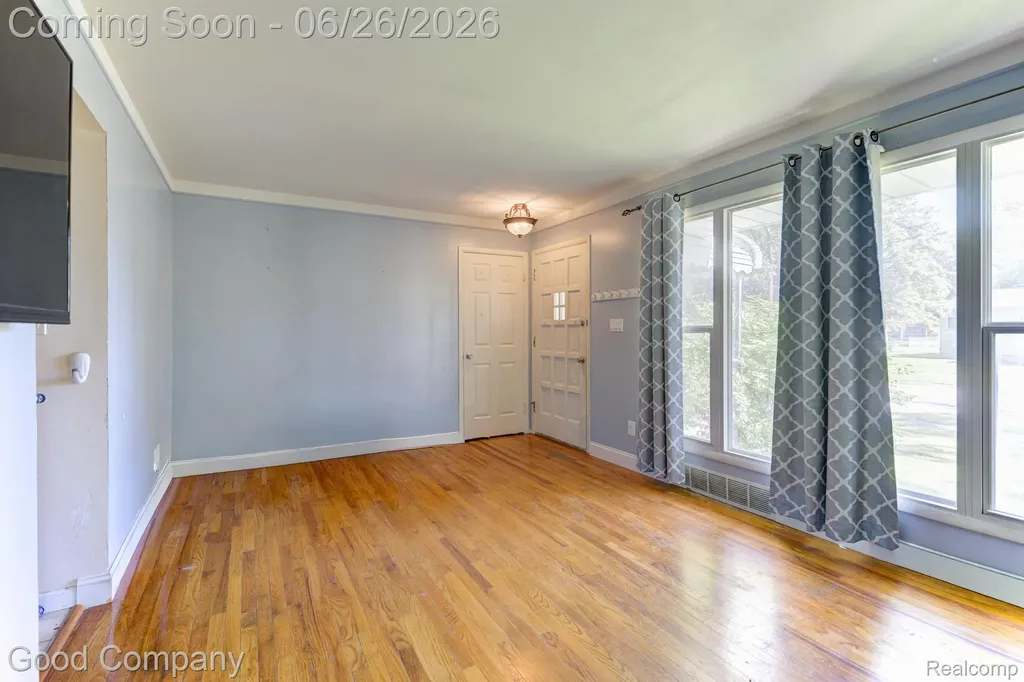 32032 Parkwood Street Westland City MI 48186