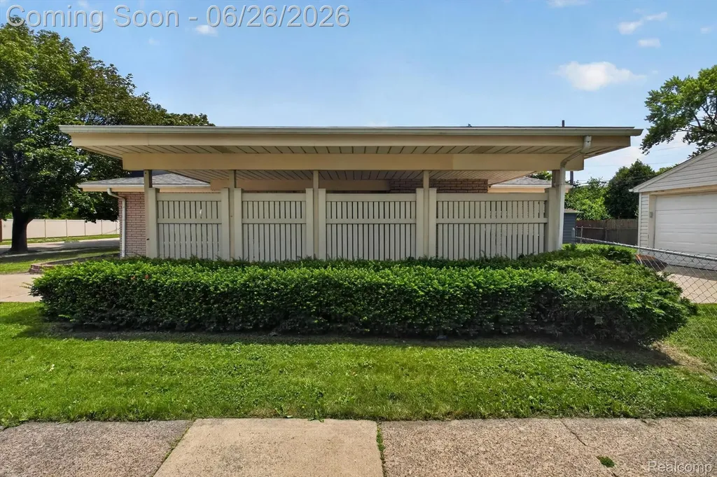 17127 Hamilton Avenue Allen Park City MI 48101