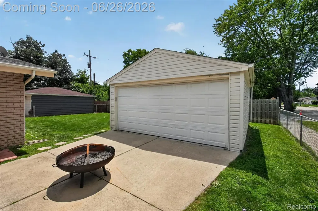 17127 Hamilton Avenue Allen Park City MI 48101