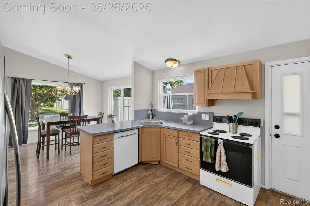 17127 Hamilton Avenue Allen Park City MI 48101