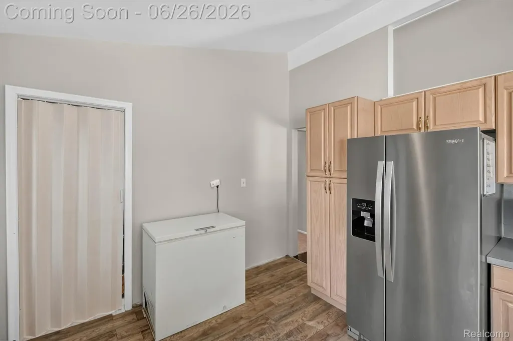 17127 Hamilton Avenue Allen Park City MI 48101