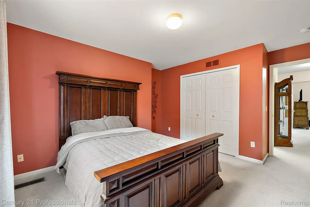 8117 Remington Court Independence Charter Township MI 48348