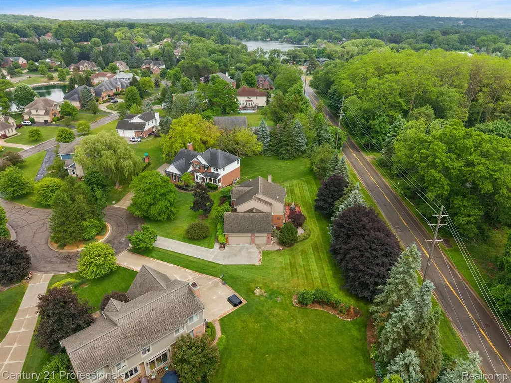 8117 Remington Court Independence Charter Township MI 48348