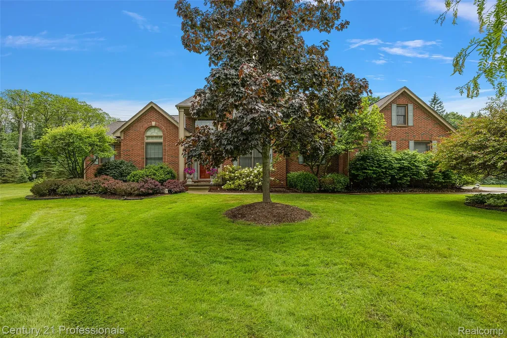 8117 Remington Court Independence Charter Township MI 48348