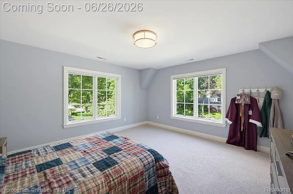 1186 Westwood Drive Birmingham City MI 48009