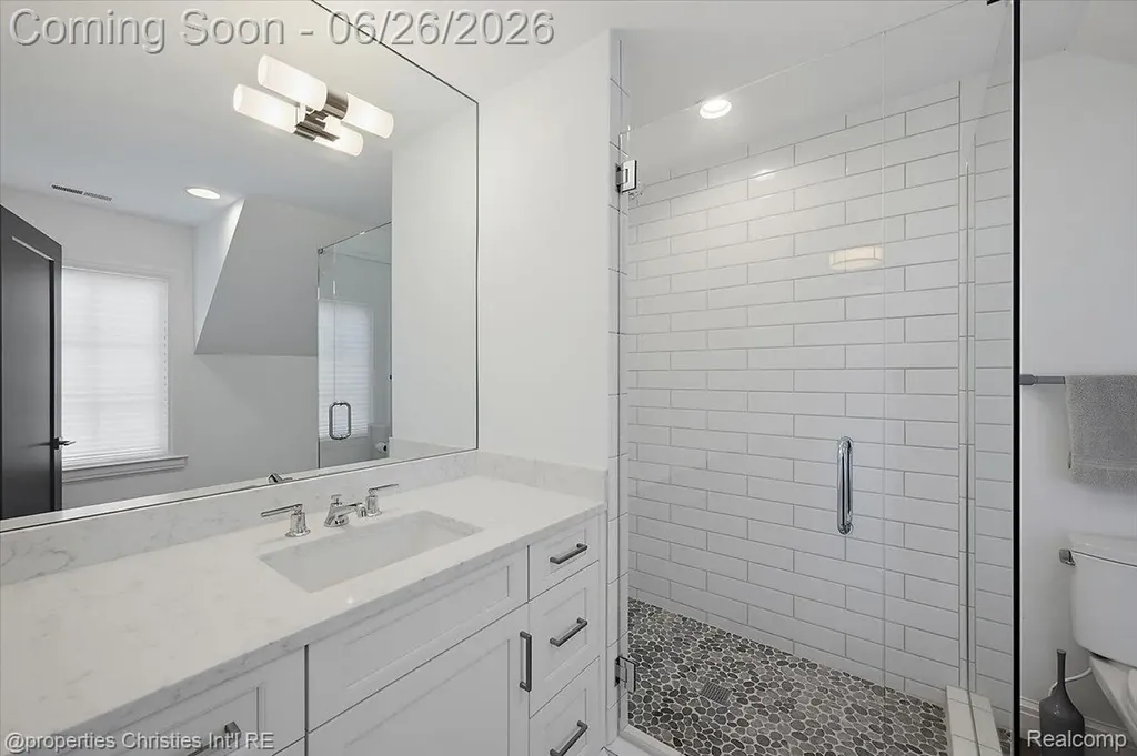 1186 Westwood Drive Birmingham City MI 48009