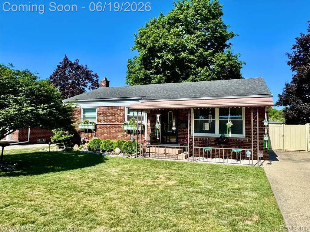 2470 Pinetree Drive Trenton City MI 48183