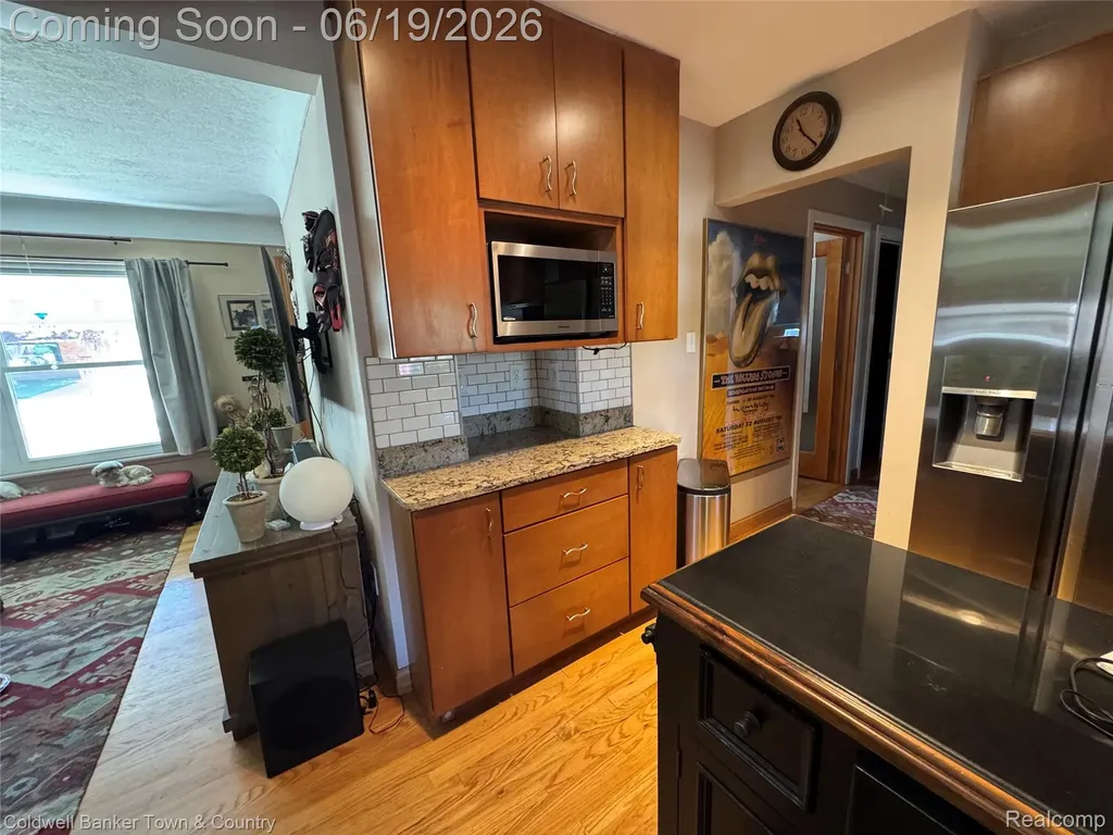 2470 Pinetree Drive Trenton City MI 48183