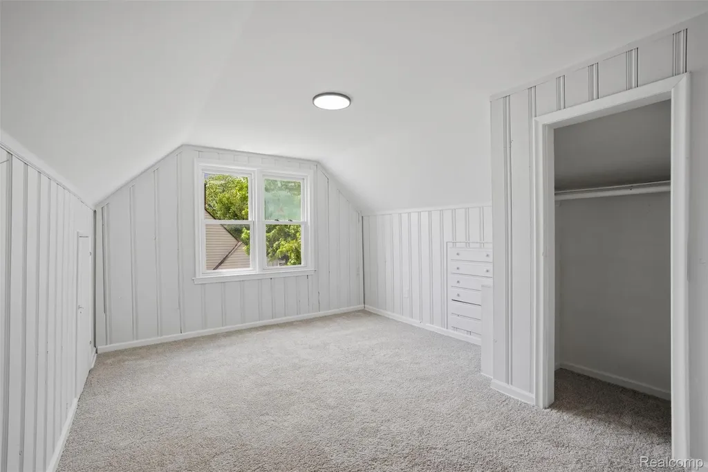 31714 Cherry Hill Road Garden City City MI 48135