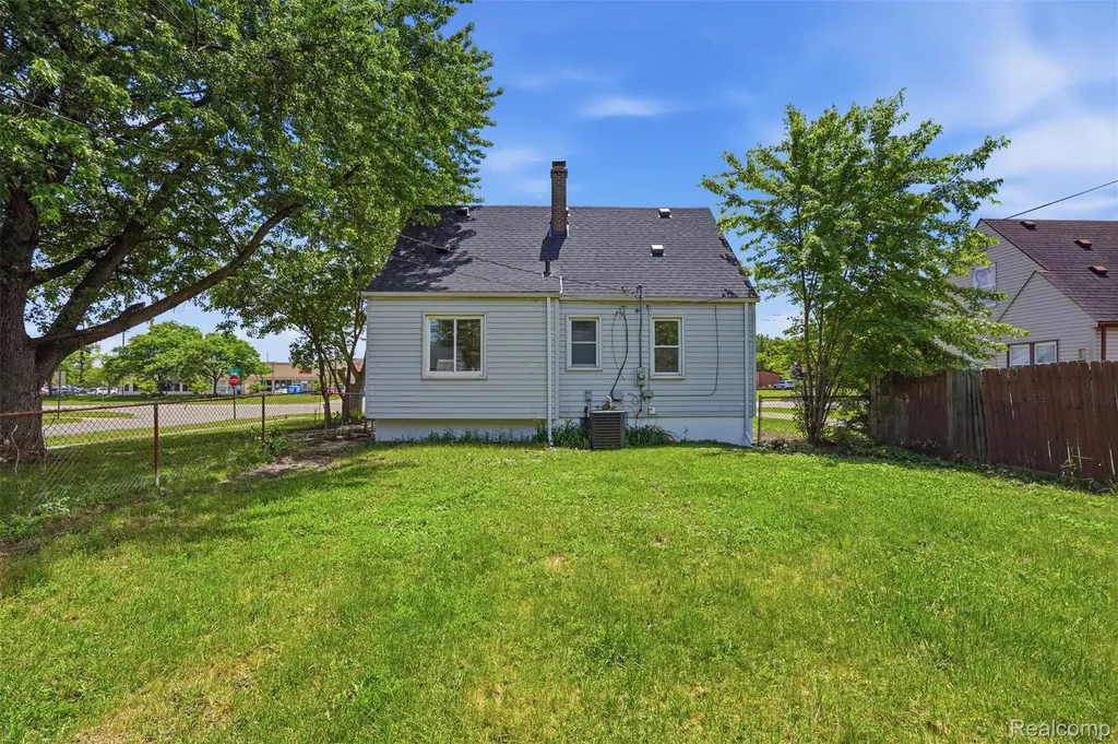 31714 Cherry Hill Road Garden City City MI 48135