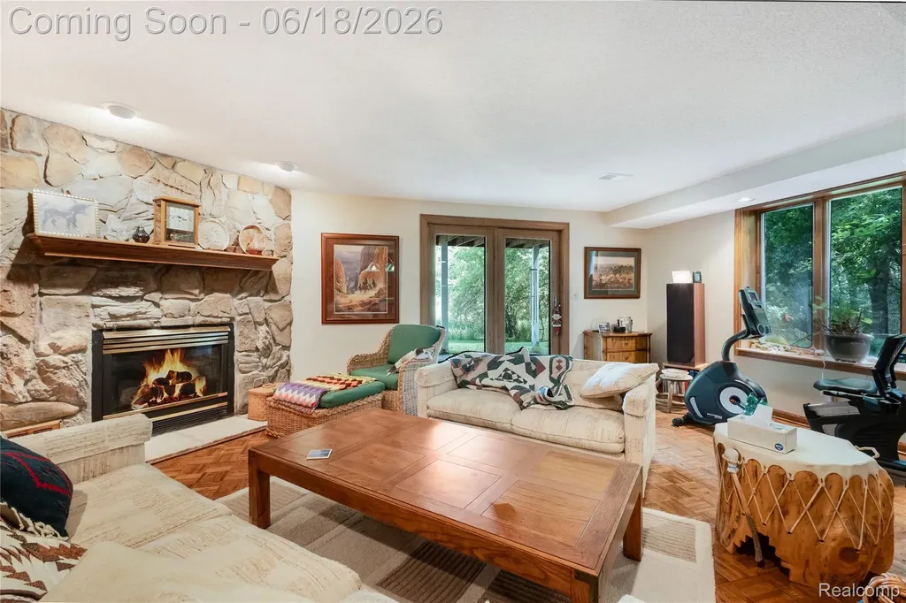 1101 S Lake Valley Drive Fenton Charter Township MI 48430