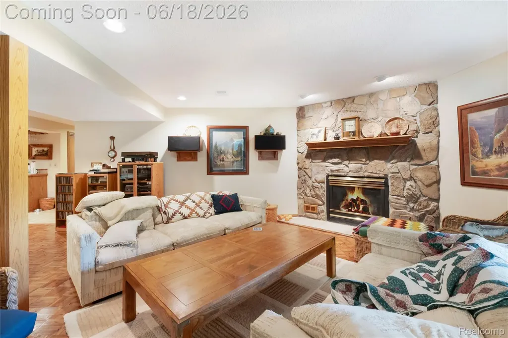 1101 S Lake Valley Drive Fenton Charter Township MI 48430