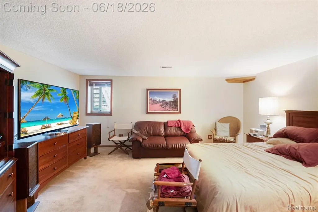 1101 S Lake Valley Drive Fenton Charter Township MI 48430