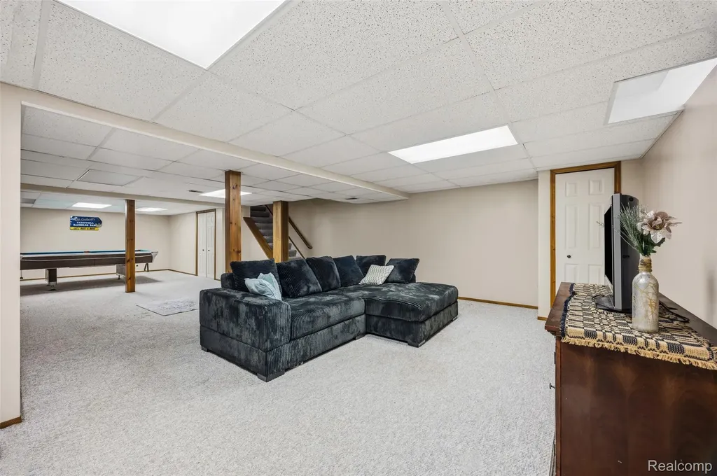 38750 Grandon Street Livonia City MI 48150
