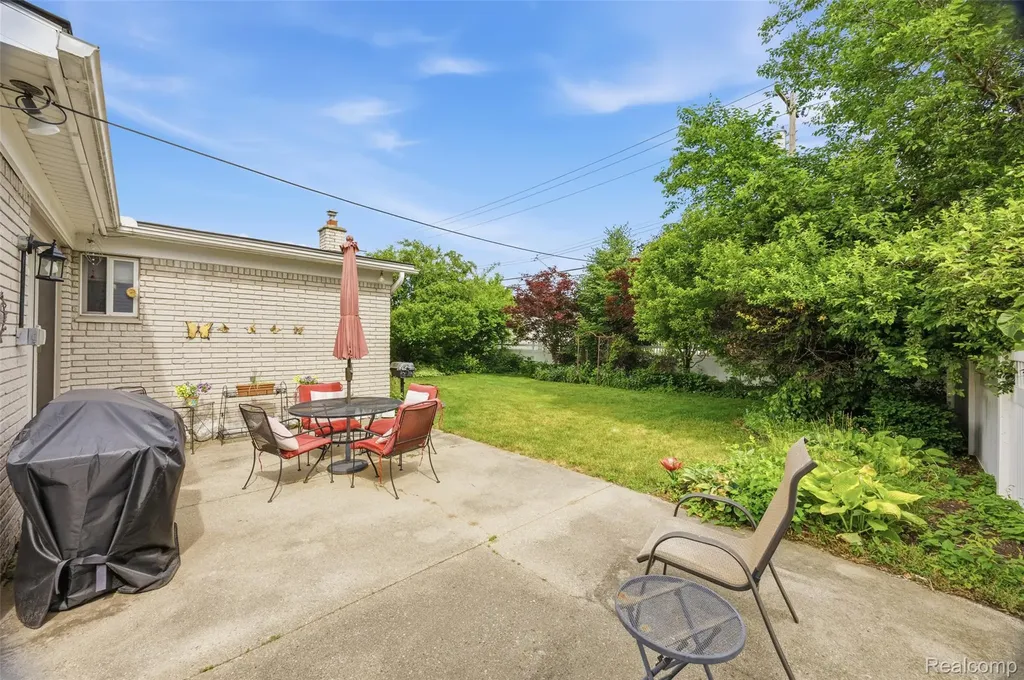 38750 Grandon Street Livonia City MI 48150