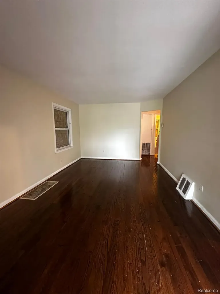 8687 Farmbrook Street Detroit City MI 48224