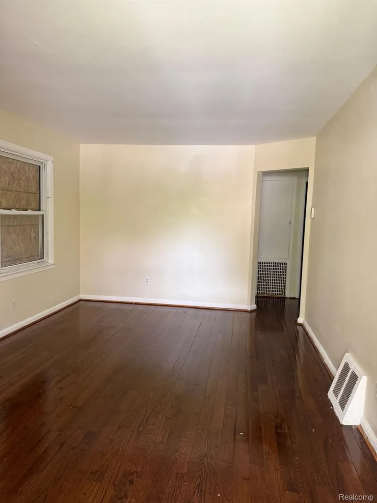 8687 Farmbrook Street Detroit City MI 48224