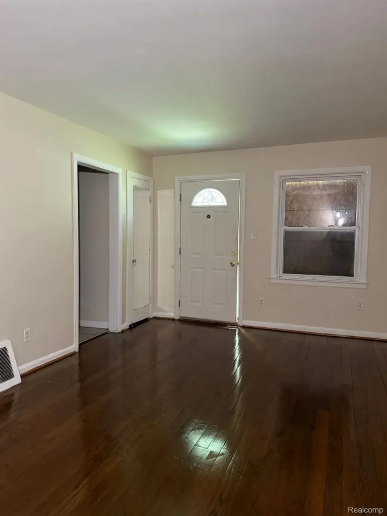 8687 Farmbrook Street Detroit City MI 48224
