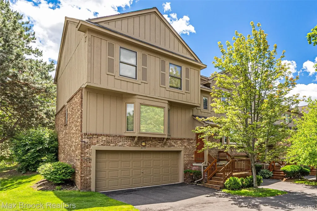 6452 Aspen Ridge Boulevard West Bloomfield Charter Township MI 48322
