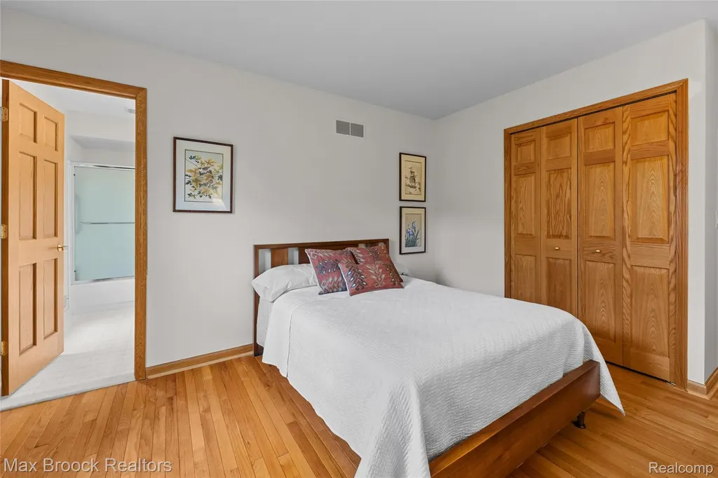 6452 Aspen Ridge Boulevard West Bloomfield Charter Township MI 48322