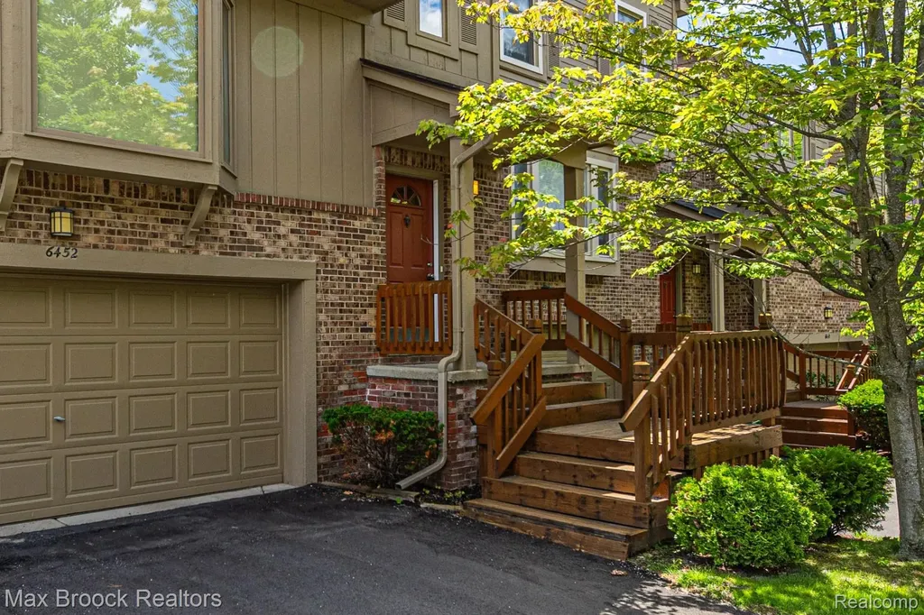 6452 Aspen Ridge Boulevard West Bloomfield Charter Township MI 48322