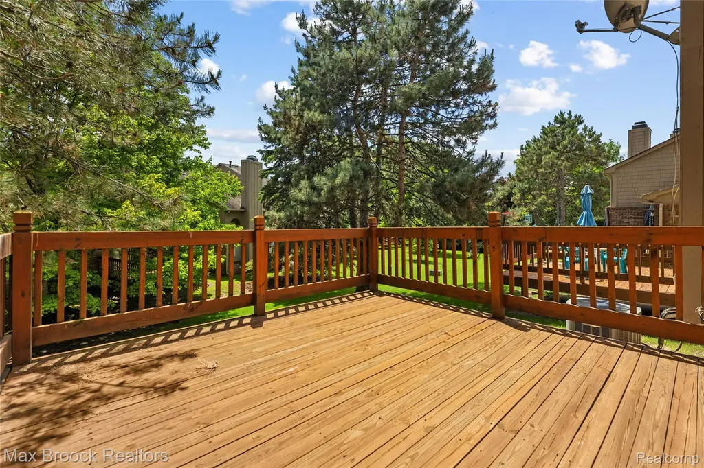 6452 Aspen Ridge Boulevard West Bloomfield Charter Township MI 48322