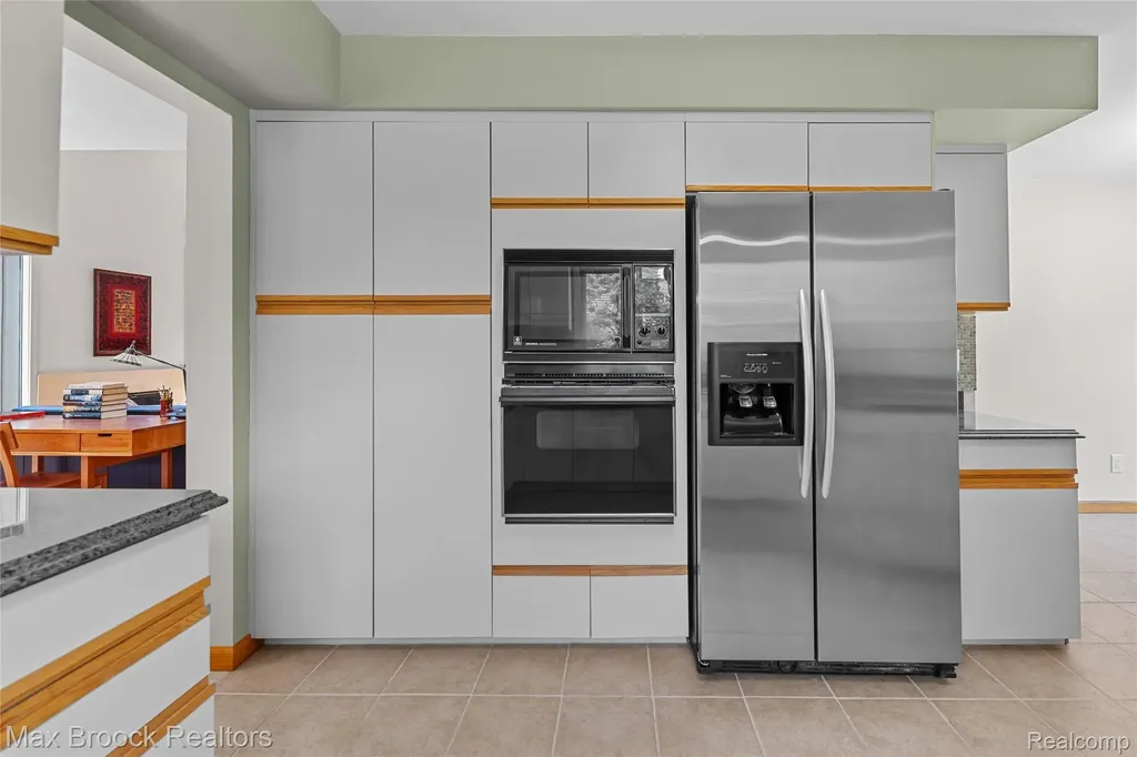 6452 Aspen Ridge Boulevard West Bloomfield Charter Township MI 48322