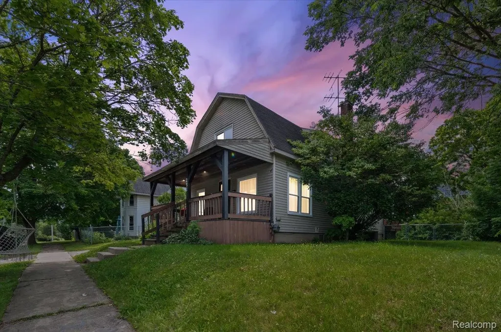 236 Lynn Street Flushing City MI 48433