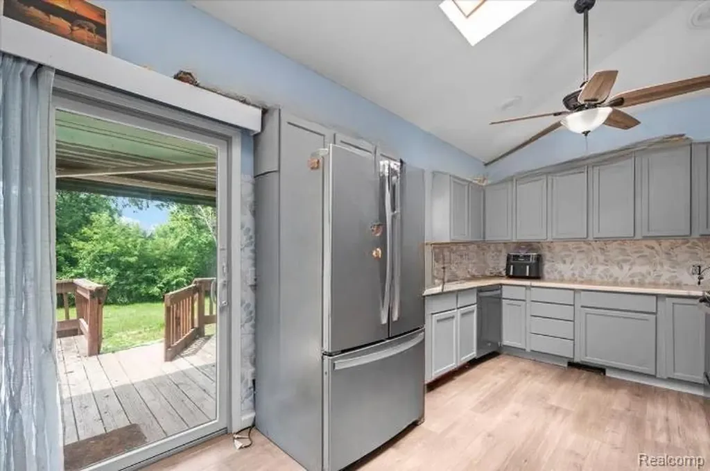 236 Lynn Street Flushing City MI 48433