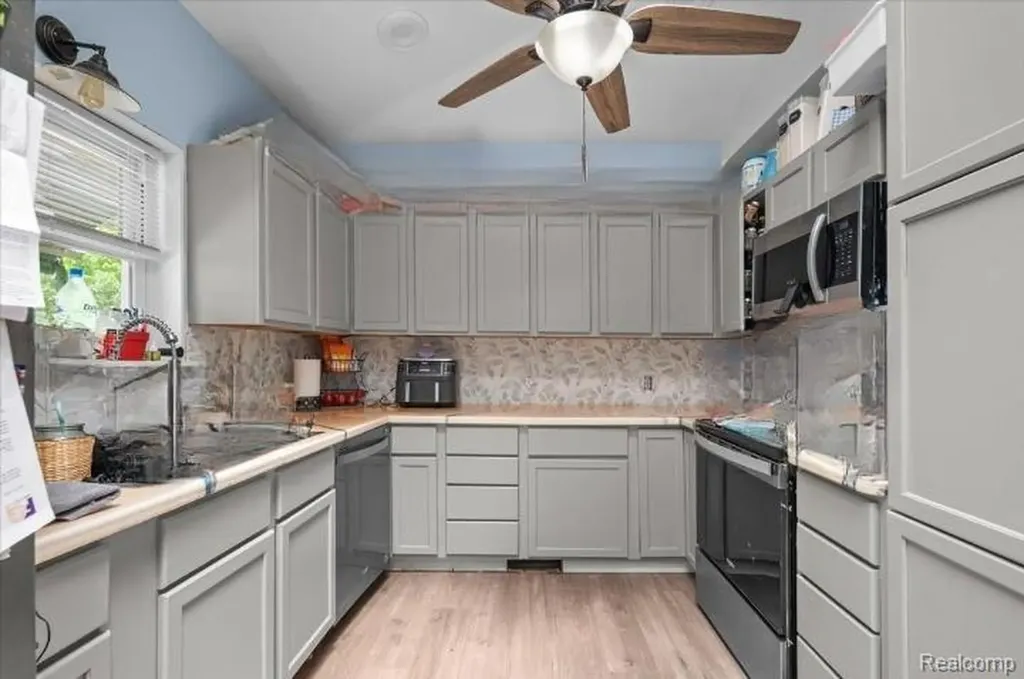 236 Lynn Street Flushing City MI 48433
