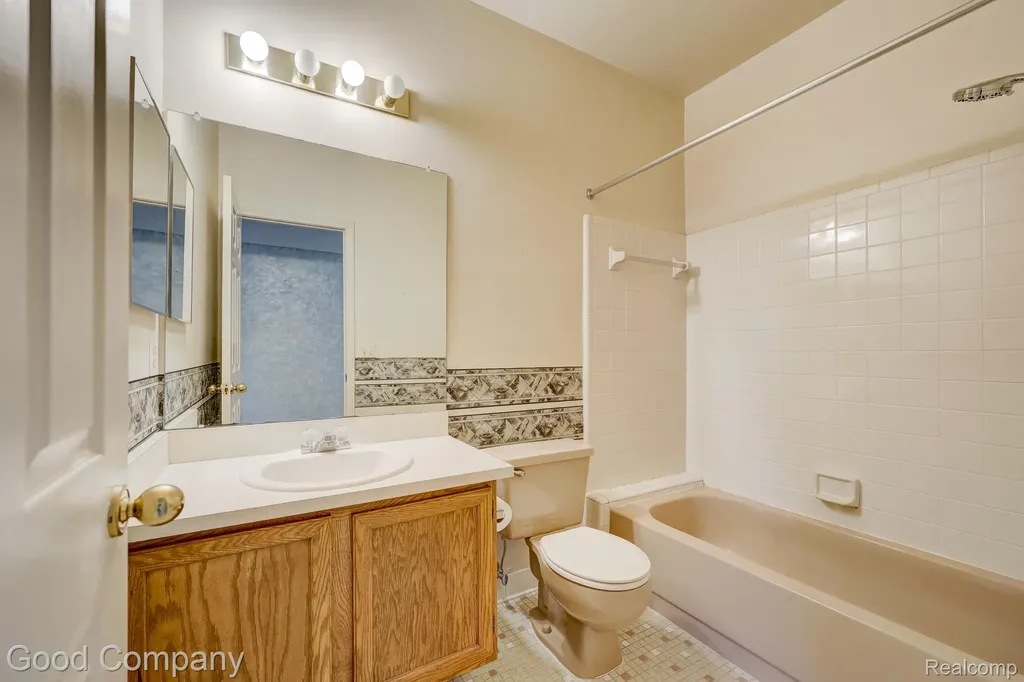 7354 Birkshire West Bloomfield Charter Township MI 48322