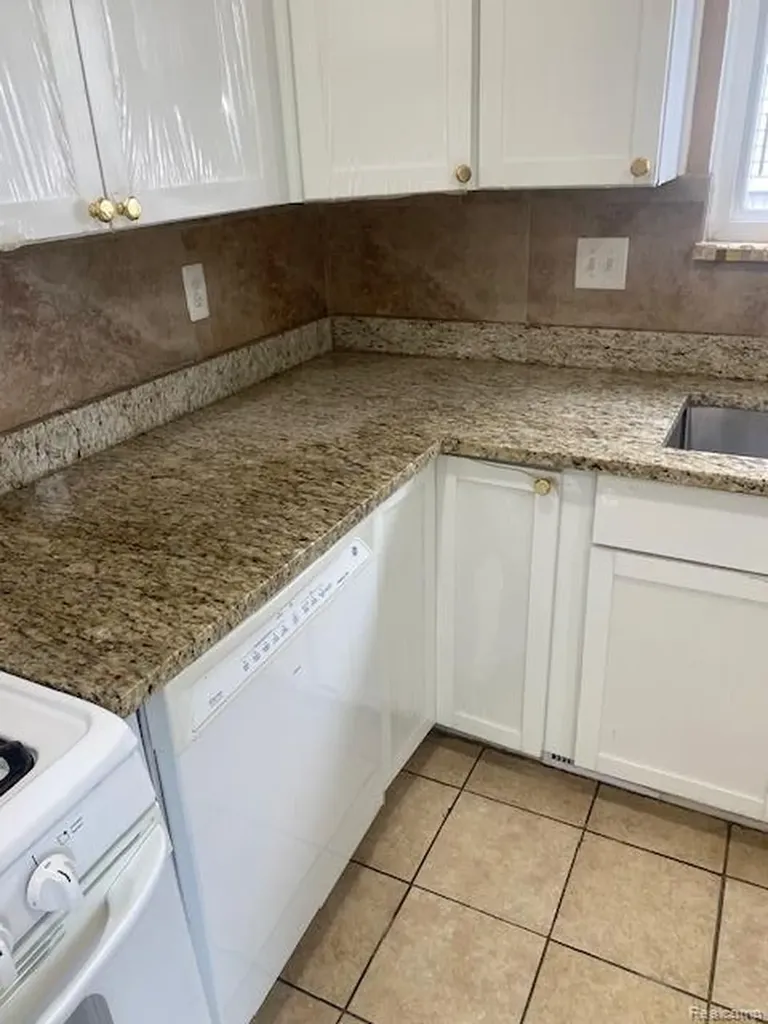 32430 Tecla Drive Warren City MI 48088