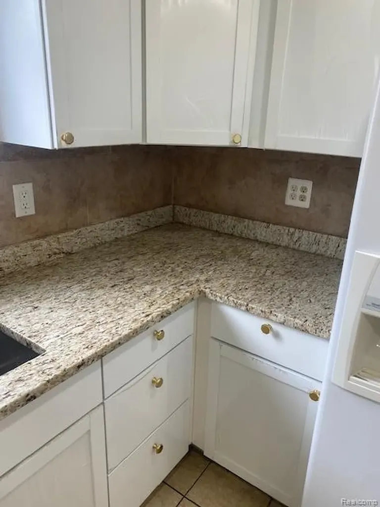 32430 Tecla Drive Warren City MI 48088