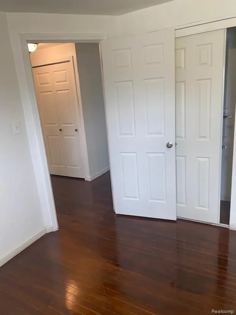 32430 Tecla Drive Warren City MI 48088
