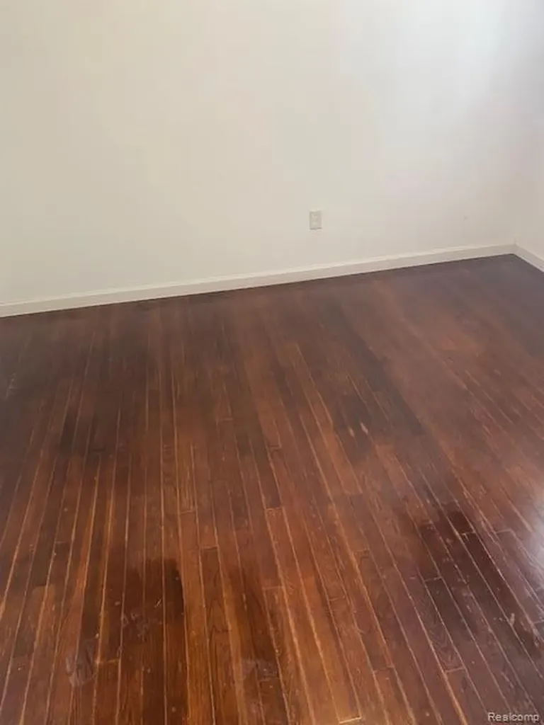 32430 Tecla Drive Warren City MI 48088