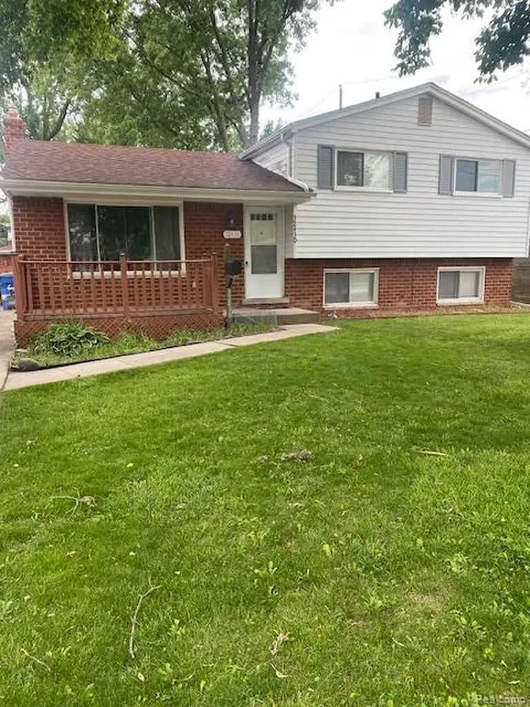32430 Tecla Drive Warren City MI 48088