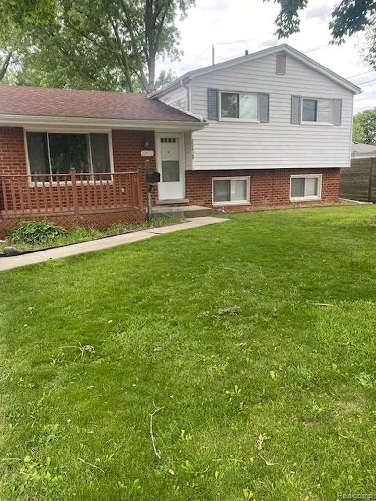 32430 Tecla Drive Warren City MI 48088